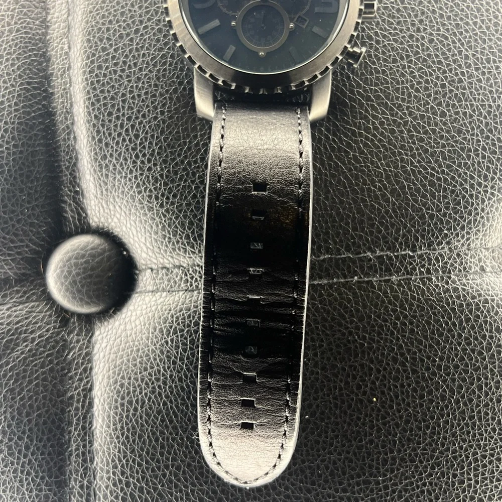 Fossil Watch - Picture 4 of 7